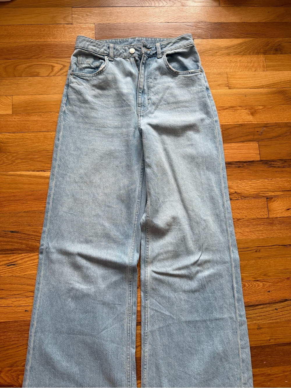 H&M Jeans size 4. Light Wash Wide-Leg Jeans
